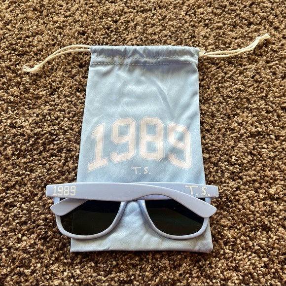NEW Taylor Swift 1989 Sunglasses - Picture 5 of 7